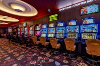 Barul sportiv al stadionului și fotografiile cazinoului, sunt băuturi gratuite la Choctaw Casino